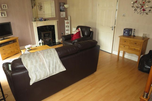 34, Westacre Gardens, Birmingham photo 4