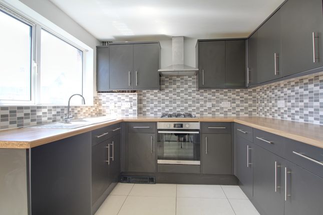 49 Thorni Avenue, Fareham photo 2