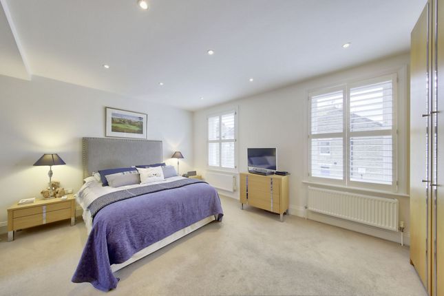 Terraced house for sale in Fullerton Road, Wandsworth