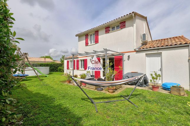 Detached house for sale in Grenade, Midi-Pyrenees, 31330, France