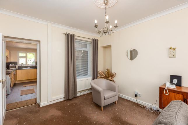 83 Courtney Street, Swansea photo 4