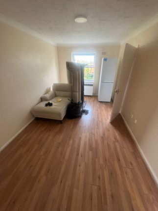 A Lovely One Bedroom Flat To Let In Chadwell Heath, Rm6