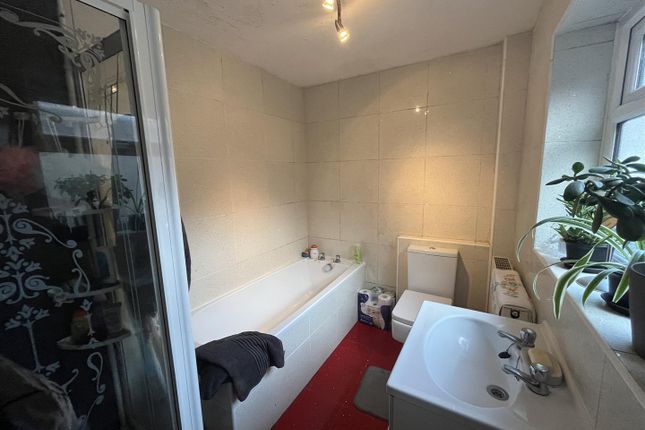 6, Hutton Terrace, Willington photo 2