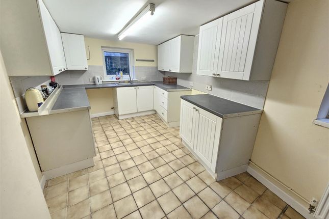11, The Square, Yelverton photo 3