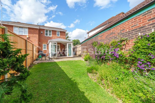 Property to rent in Longfield Avenue, Mill Hill