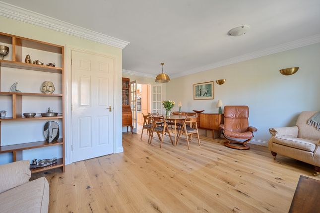 16 Milford House,, Portsmouth Road, Godalming photo 3
