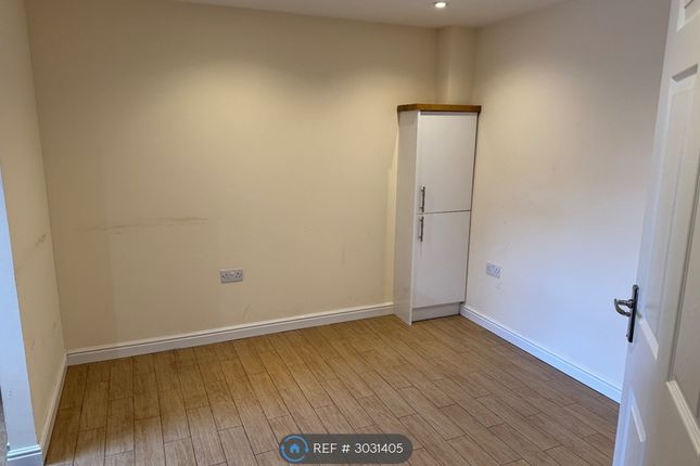A Monmouth Court, Southampton Road, Ringwood photo 5