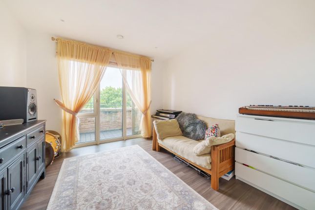 Flat for sale in Welford Court, Edgware