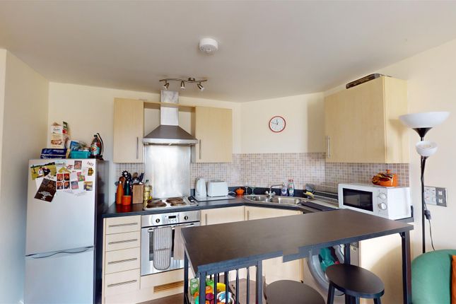 Flat for sale in Silurian Place, Cardiff