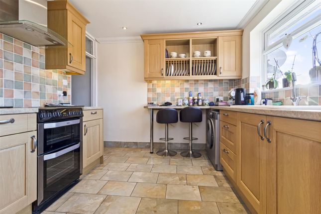 14, Twyford Close, Worthing photo 4