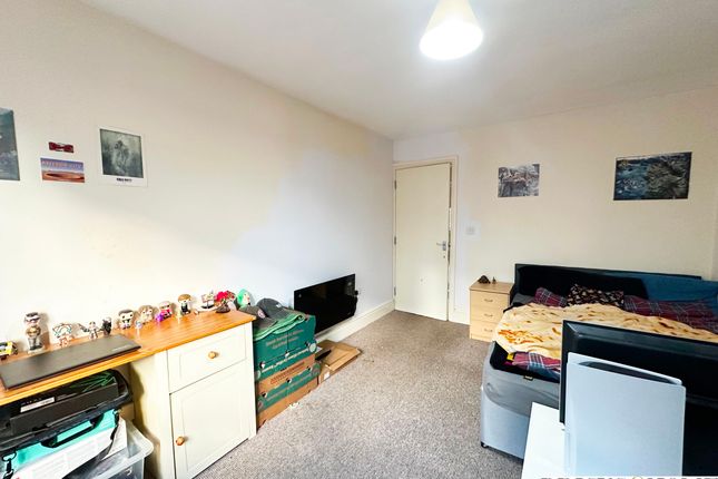 Flat to rent in Welford Road, Knighton Fields, Leicester