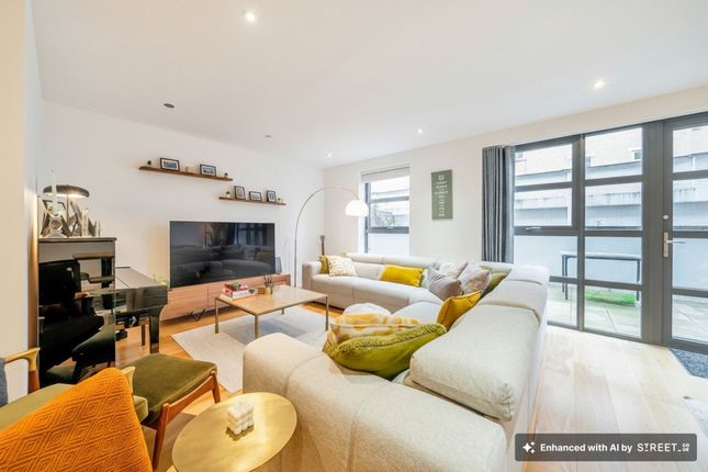 Flat 1, Alwen Court, London photo 3
