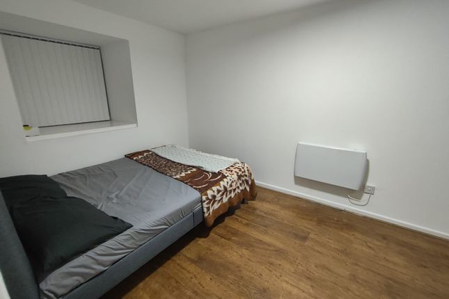 FLAT 36, 2, OLD SCHOOL DRIVE , BLACKLEY  photo 5