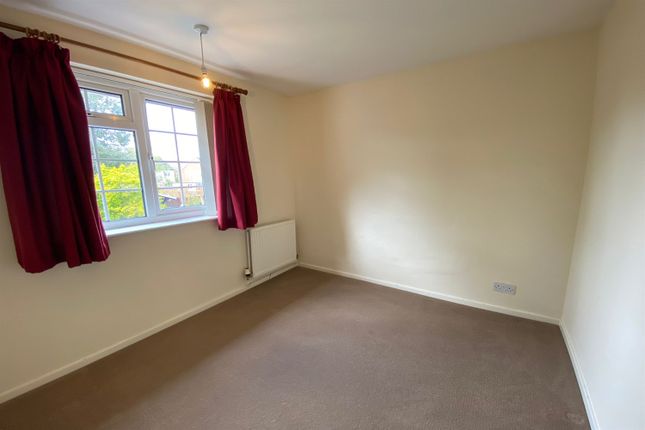 Detached house to rent in Beech Close, Buckingham