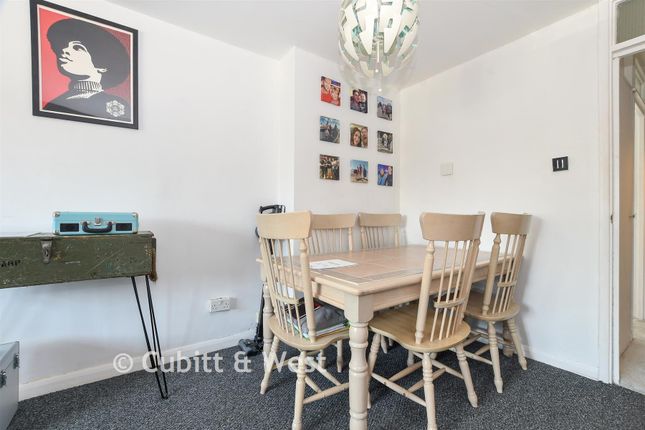 Javelin Court, Wakehams Green Drive, Crawley photo 3