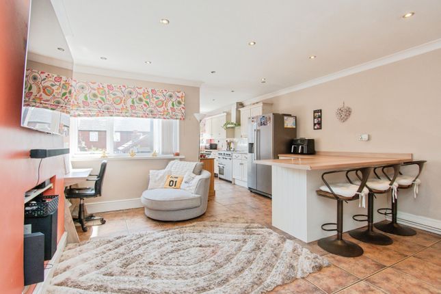 3-bed house on 86, Castleford Road, Normanton, £200,000