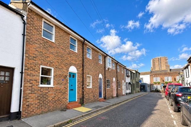 2-bed flat on Upper Gardner Street, Brighton, £1,700/mo