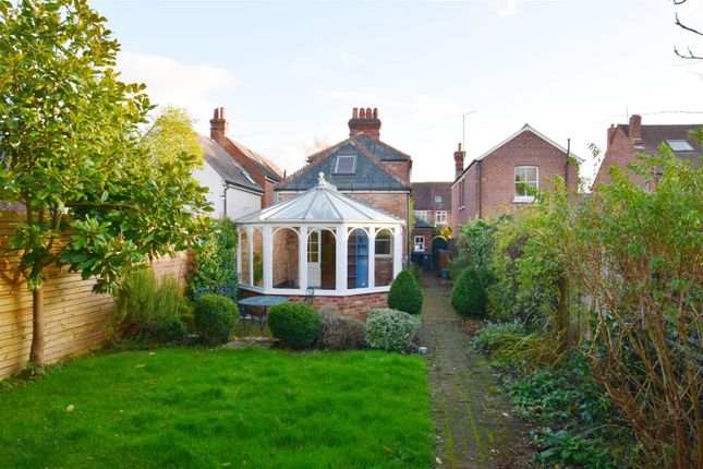 Detached house to rent in Uplands Road, Caversham Heights, Reading