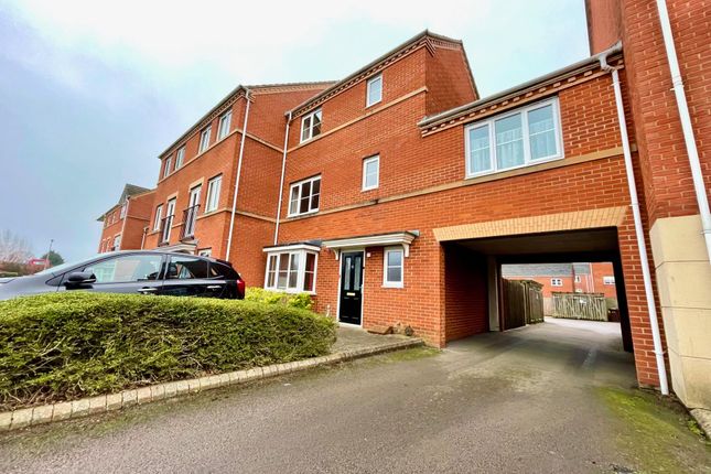 3-bed house on 85, BANBURY, £1,350/mo