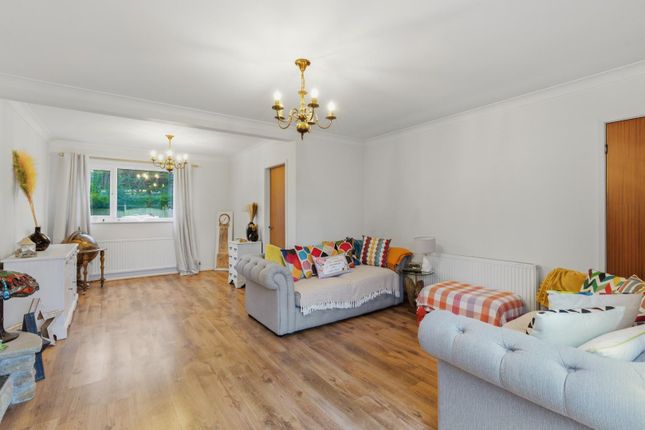 12, Ashwood, West Yorkshire photo 3
