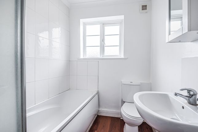 89, Amblecote Road, London photo 5