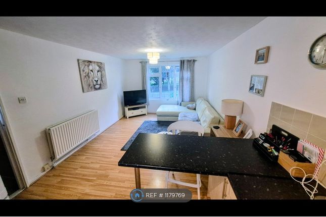 Stubbs Court, Andover photo 3