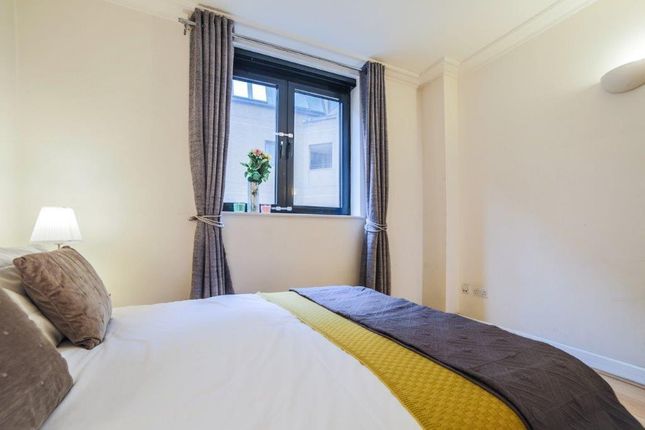 Flat to rent in Point West, Cromwell Road, London