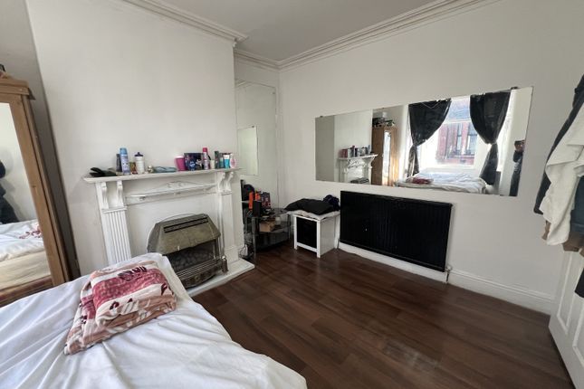 5, Church Avenue, Salford photo 3