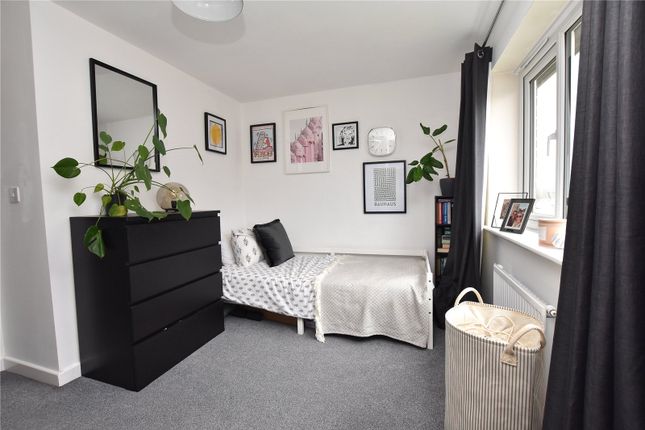 152, Cartmell Drive, West Yorkshire photo 4