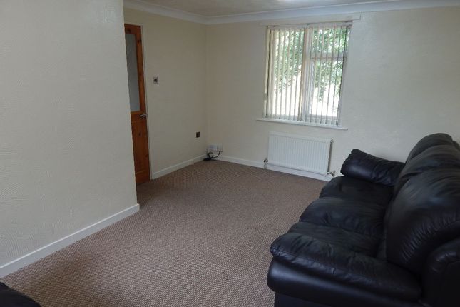 9 Gledhill Terrace, Dewsbury photo 3