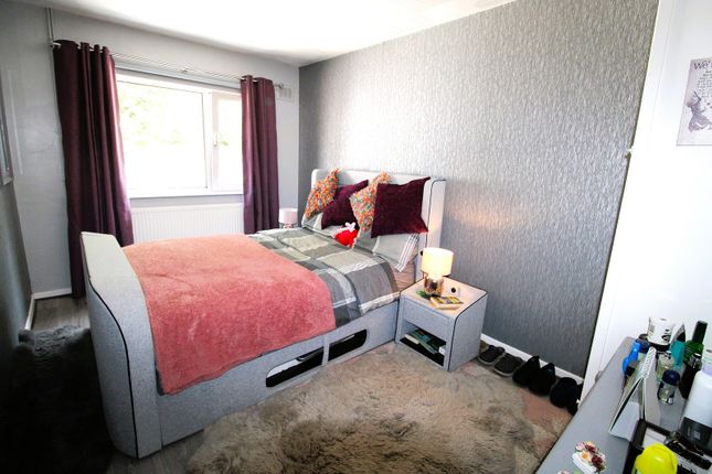 13, Penylan, Bridgend photo 4