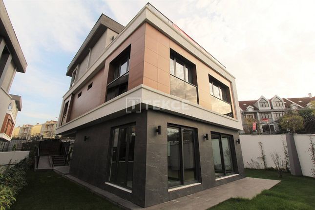 Detached house for sale in Bahçeşehir 2. Kısım, Başakşehir, İstanbul, Türkiye