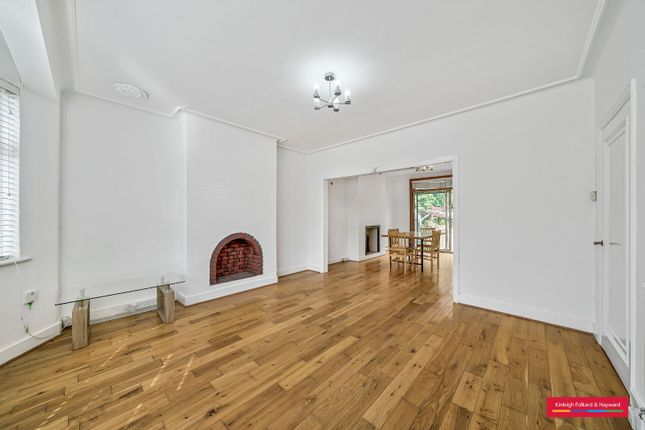 11, Walmington Fold, London photo 3