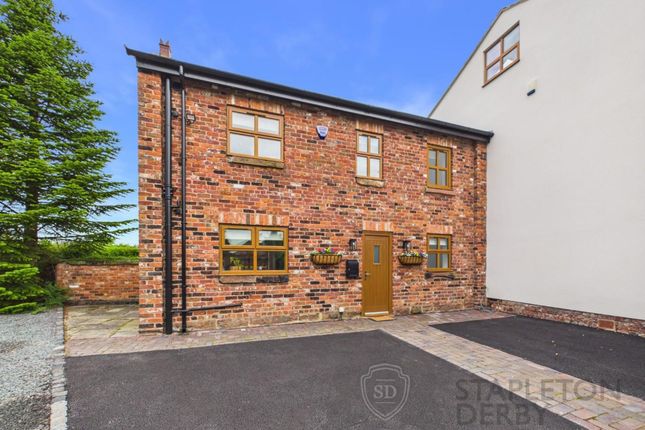 2-bed house on The Lodge, Prescot, £1,500/mo