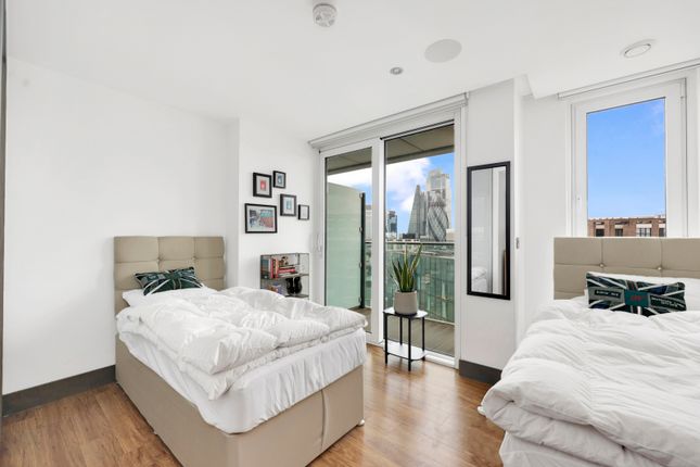 Flat to rent in Altitude Point, 71 Alie Street