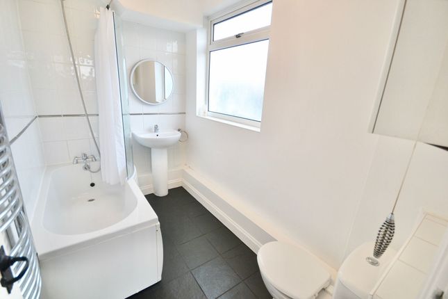 83 Stonehill Avenue, Leicester photo 4