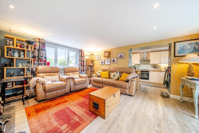 11 MILL GREEN, Knighton, Knighton photo 3