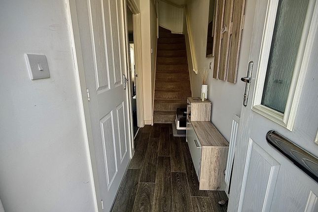 14, Manningham Lane, Kettering photo 2