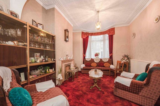 29 Millais Road, London photo 2
