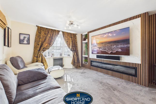 3., Phoebe Close, Coventry photo 3