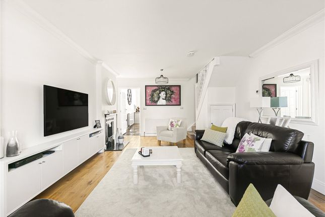 31, Hawkshead Road, Hertfordshire photo 2