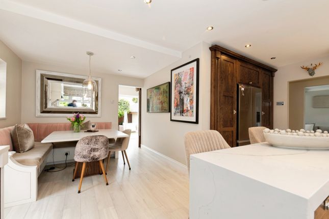 70, Common Road, Esher photo 2