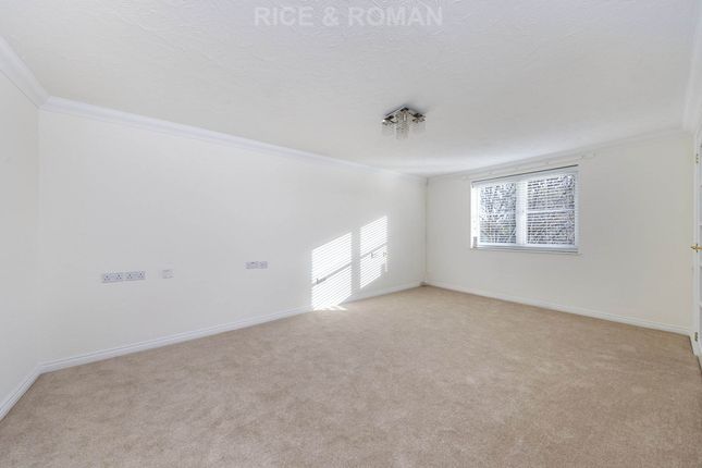 Apartment 19, Passfield Lodge, Guildford Road, Lightwater photo 3
