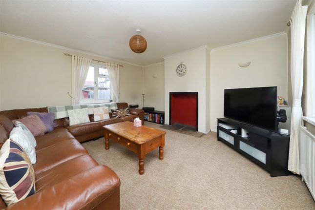24, Bell Avenue, West Drayton photo 2