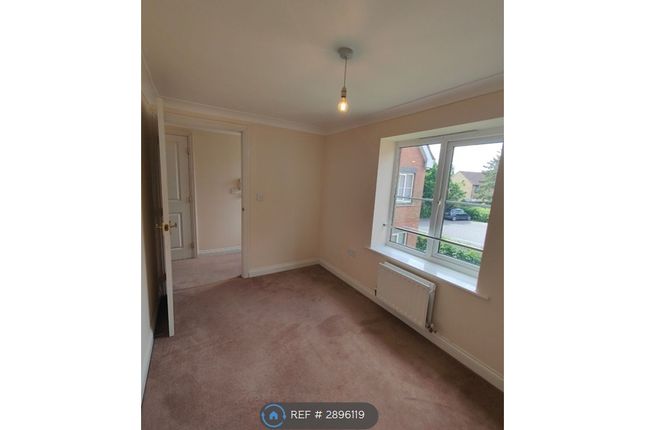 Flat, Sterling Court Pound Road, Southampton photo 4