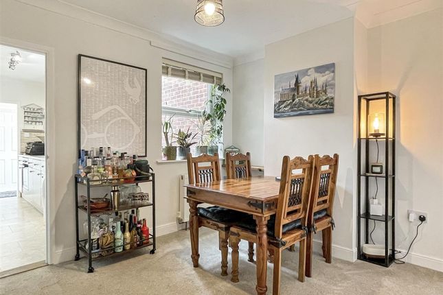 20 Lovewell Road, Lowestoft photo 3