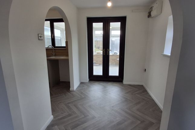 12, Kingfisher Close, NEWARK photo 5