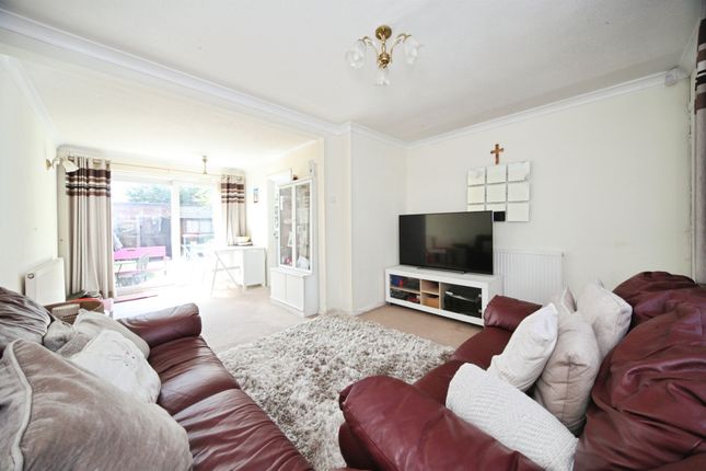 30, Fenwick Road, Dunstable photo 5