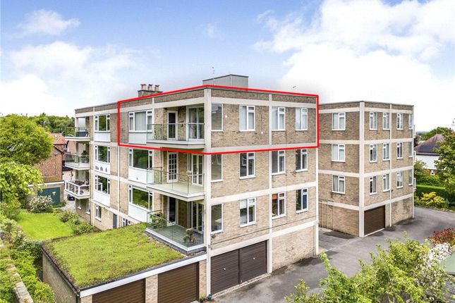 Harlow Oval Court