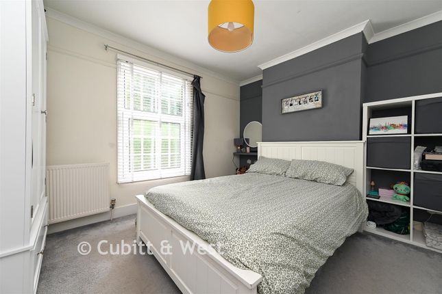 10, Harrow Road East, Dorking photo 4